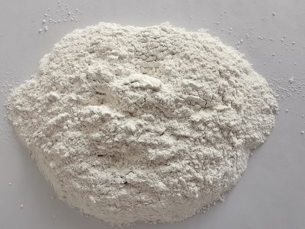 如何通過氧化鈣改善混凝土的強(qiáng)度？